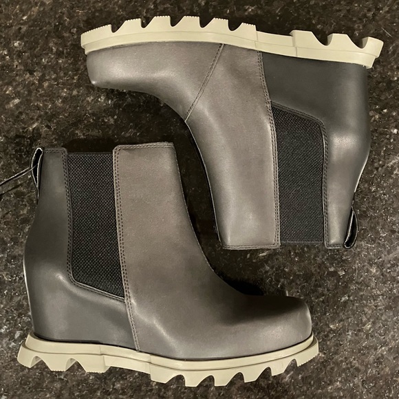 New Sorel Joan of Arctic Wedge III Chelsea Bootie, Waterproof Leather Ankle Boot - Picture 10 of 16